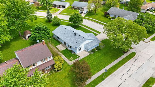 4909 Clovedale Drive, Woodburn, IN 46797