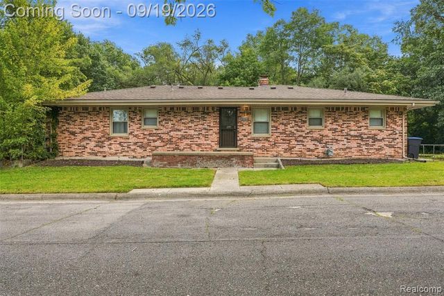 23806 Puritan Street, Detroit, MI 48223