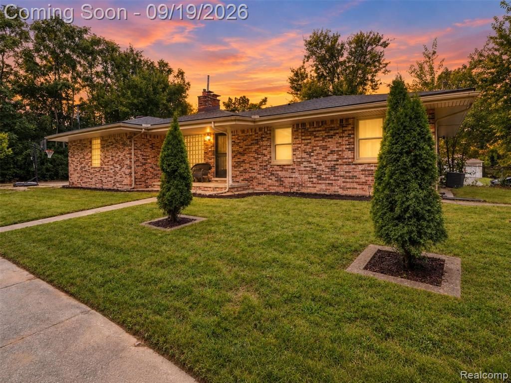 23806 Puritan Street, Detroit, MI 48223