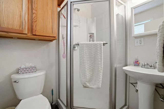 209 Red Oak Street, Livingston, TX 77351