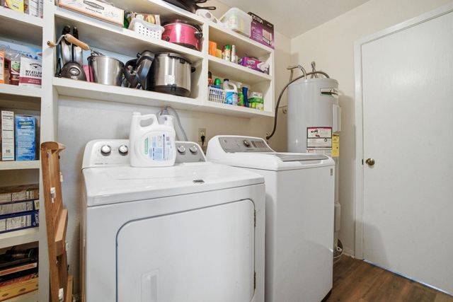 209 Red Oak Street, Livingston, TX 77351