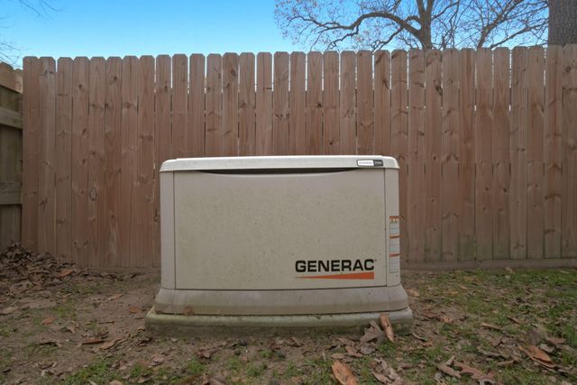 209 Red Oak Street, Livingston, TX 77351