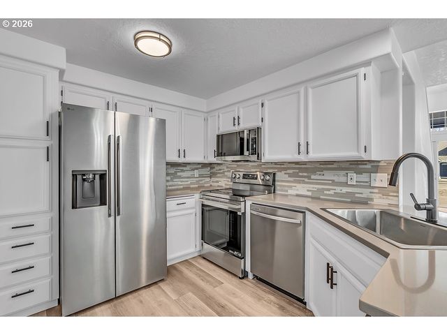 2427 EXMOOR Ct Se, Salem, OR 97317