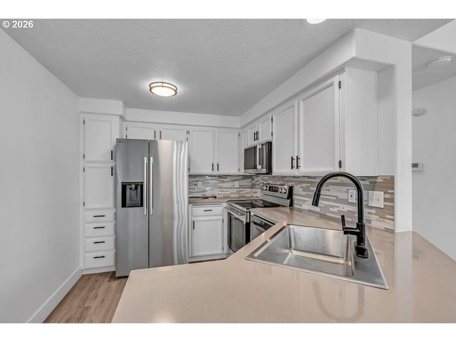 2427 EXMOOR Ct Se, Salem, OR 97317