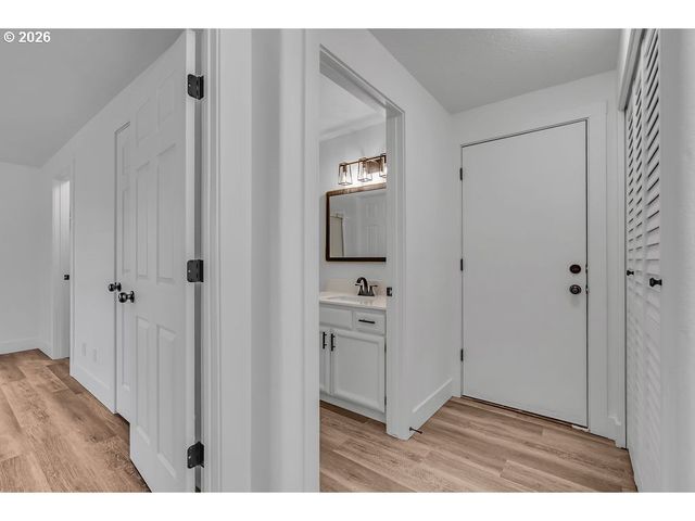 2427 EXMOOR Ct Se, Salem, OR 97317