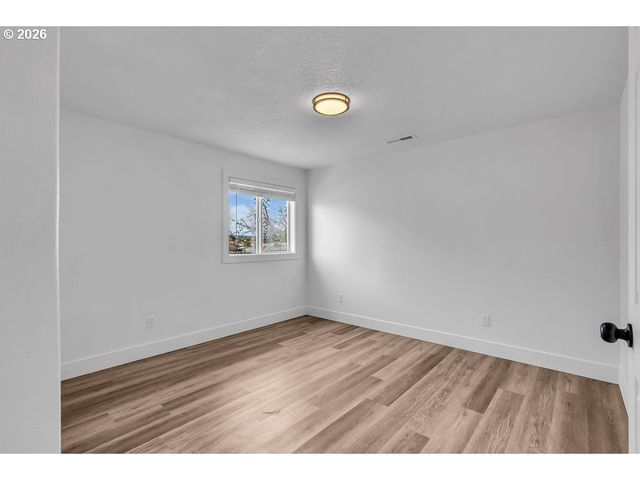 2427 EXMOOR Ct Se, Salem, OR 97317