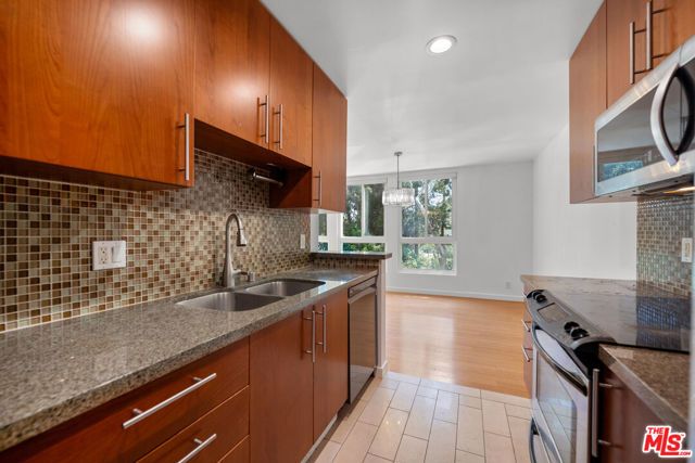 4407 Francis Avenue 307, Los Angeles, CA 90005