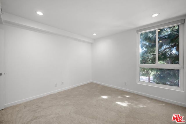 4407 Francis Avenue 307, Los Angeles, CA 90005