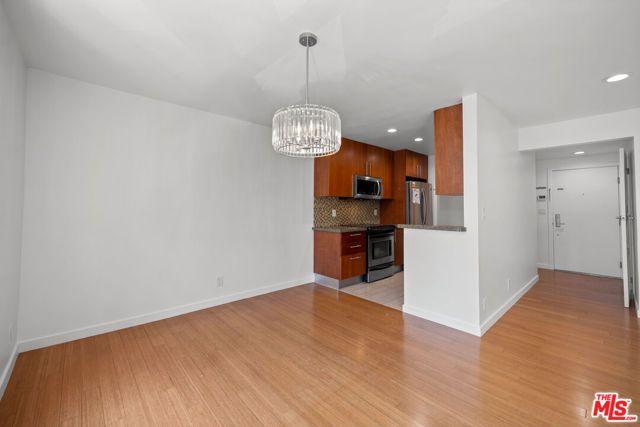 4407 Francis Avenue 307, Los Angeles, CA 90005
