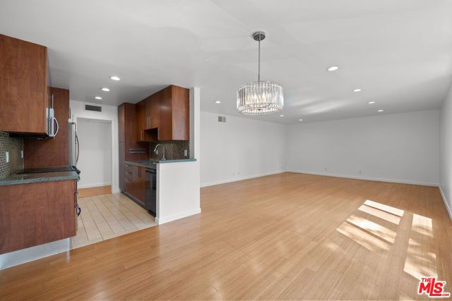 4407 Francis Avenue 307, Los Angeles, CA 90005