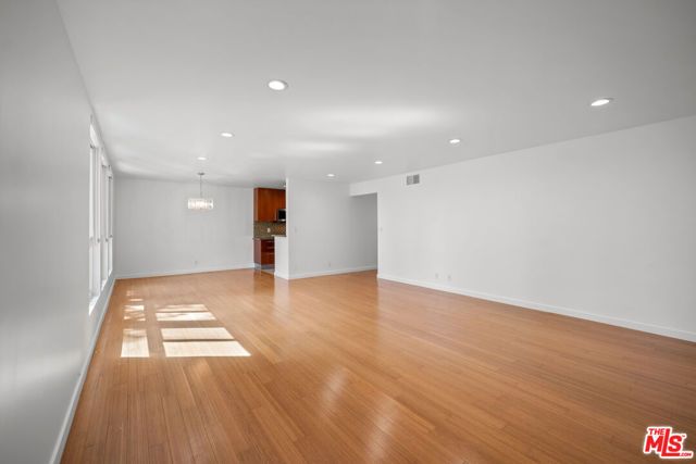 4407 Francis Avenue 307, Los Angeles, CA 90005