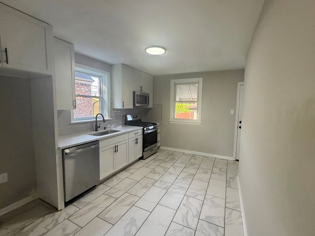 11142 S Emerald Avenue, Chicago, IL 60628