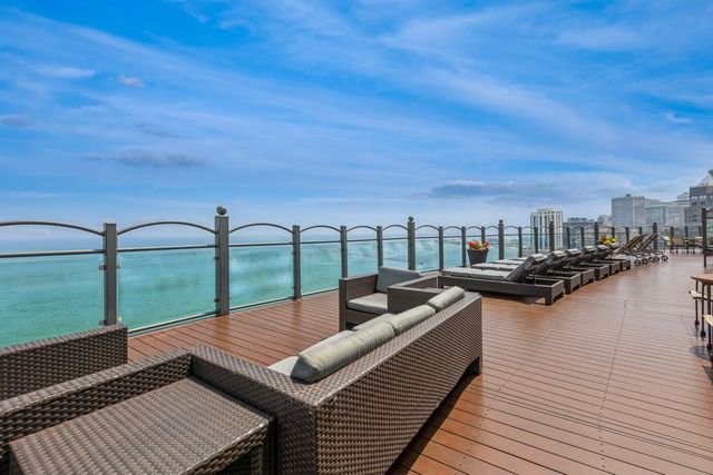 1150 N Lake Shore Drive 9J, Chicago, IL 60611