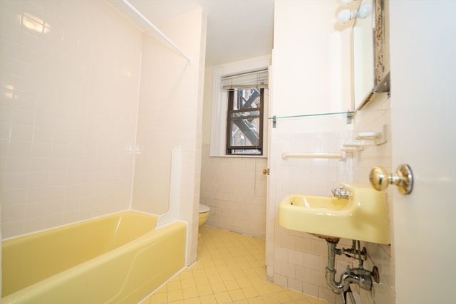 1728 Beacon St 1, Brookline, MA 02445