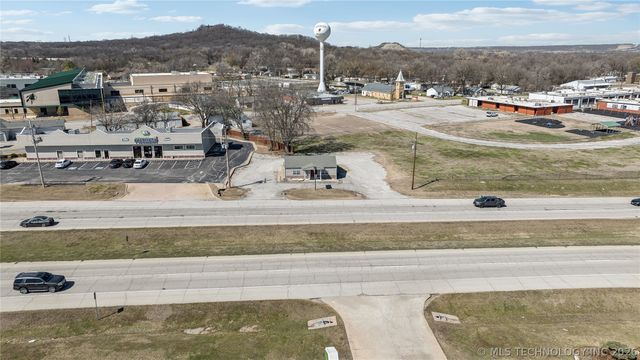 1831 N Highway 66 Route, Catoosa, OK 74015