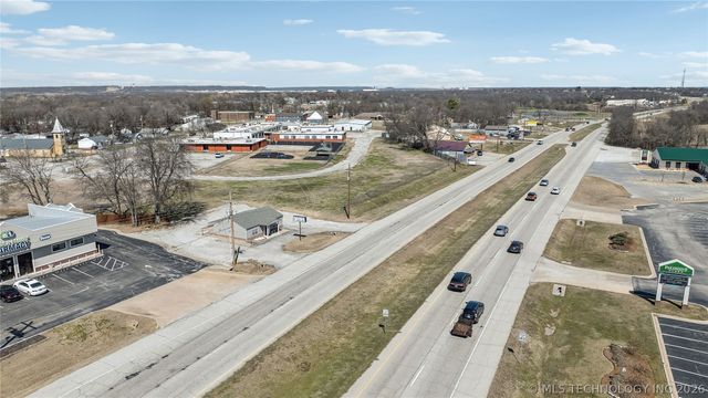 1831 N Highway 66 Route, Catoosa, OK 74015