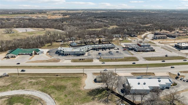 1831 N Highway 66 Route, Catoosa, OK 74015