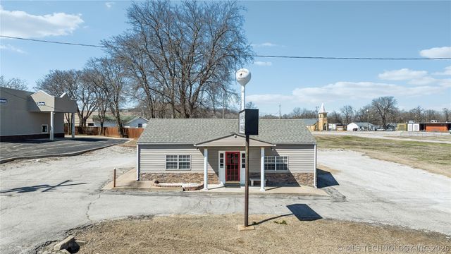 1831 N Highway 66 Route, Catoosa, OK 74015