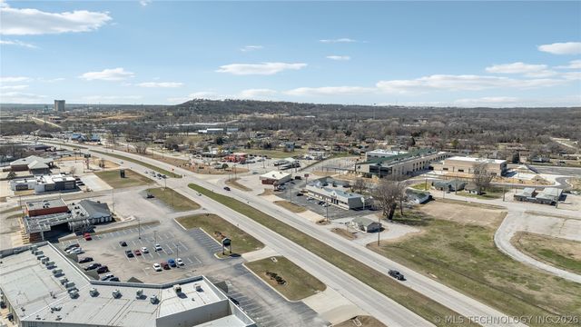 1831 N Highway 66 Route, Catoosa, OK 74015