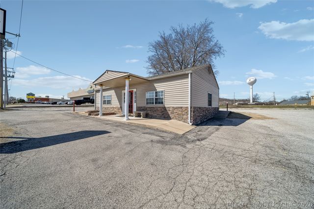 1831 N Highway 66 Route, Catoosa, OK 74015