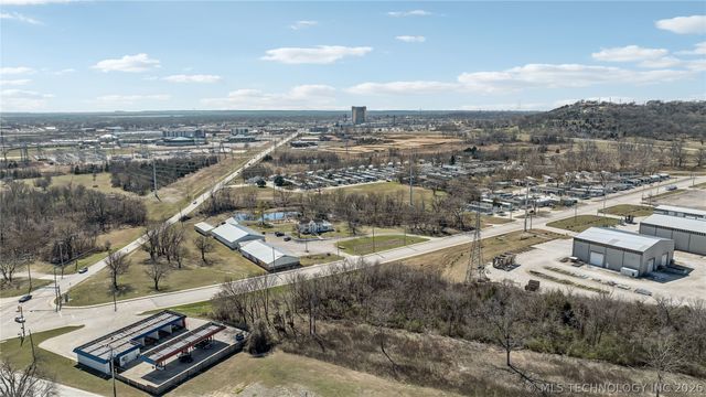 1831 N Highway 66 Route, Catoosa, OK 74015