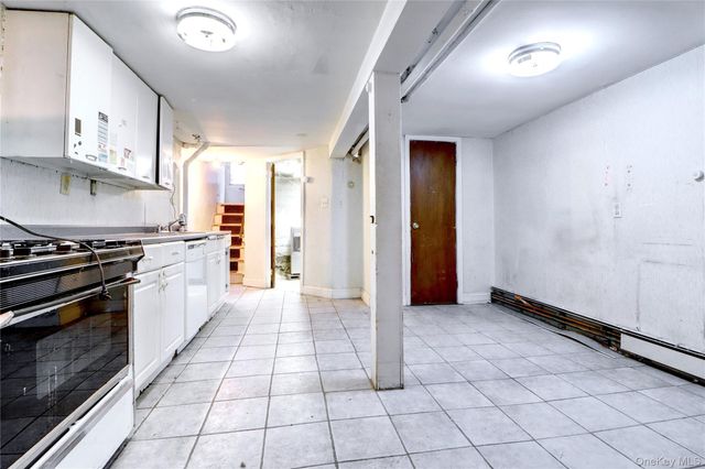 69-15 69th Place, Glendale, NY 11385