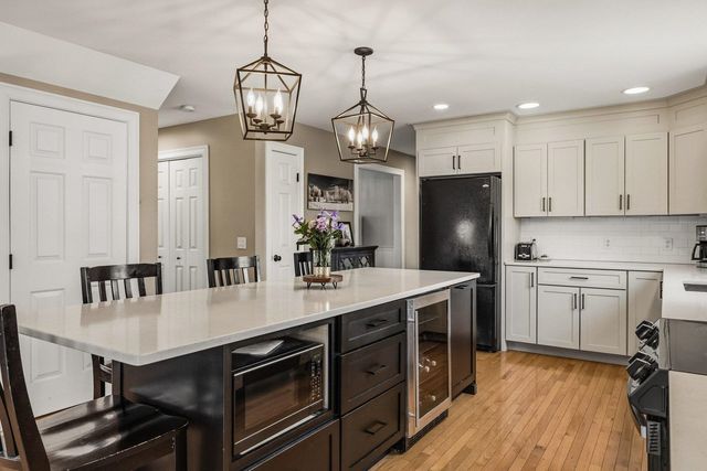 8 Mason Drive, Stratham, NH 03885