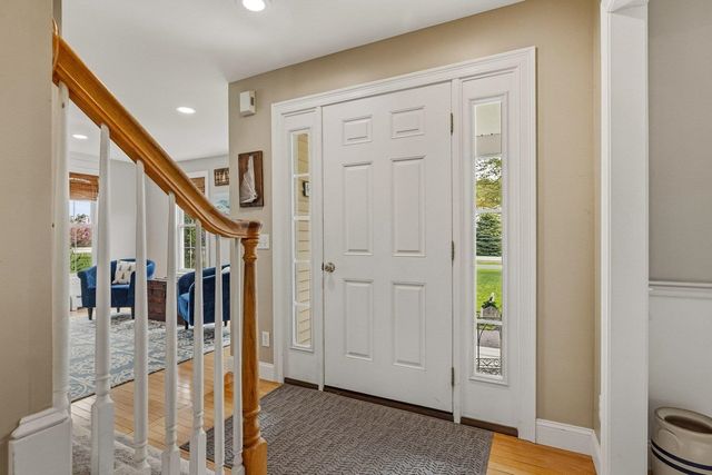 8 Mason Drive, Stratham, NH 03885