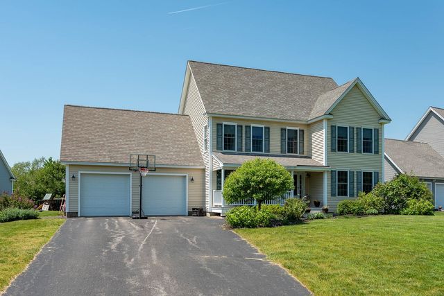 8 Mason Drive, Stratham, NH 03885