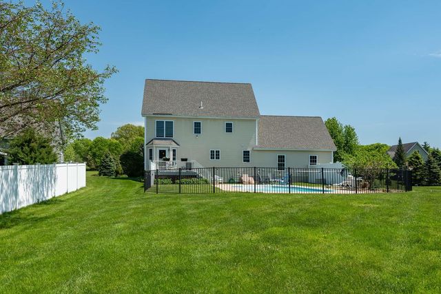 8 Mason Drive, Stratham, NH 03885