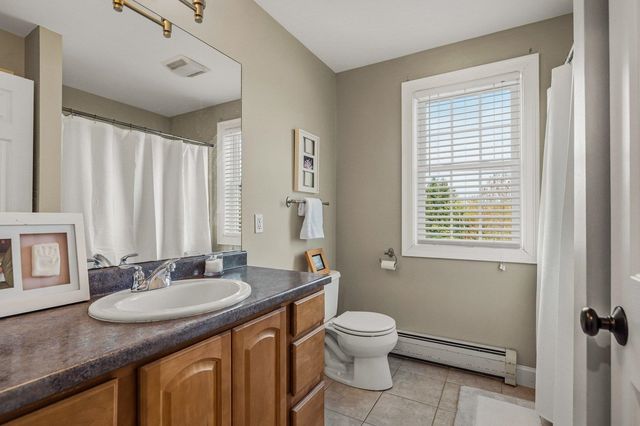 8 Mason Drive, Stratham, NH 03885
