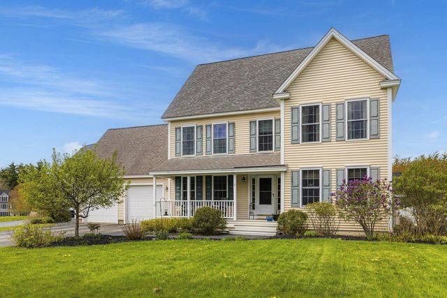 8 Mason Drive, Stratham, NH 03885