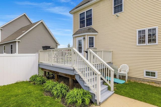8 Mason Drive, Stratham, NH 03885