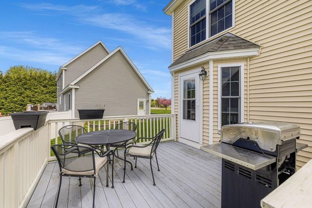 8 Mason Drive, Stratham, NH 03885