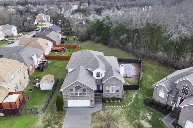 4277 October Woods Dr, Antioch, TN 37013