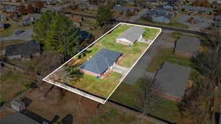 1011/1013 NW 12th Street, Bentonville, AR 72712