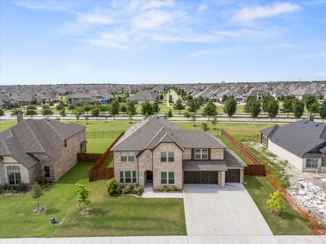 280 Sparkling Springs Drive, Waxahachie, TX 75165