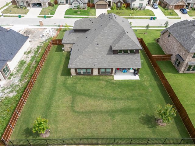 280 Sparkling Springs Drive, Waxahachie, TX 75165