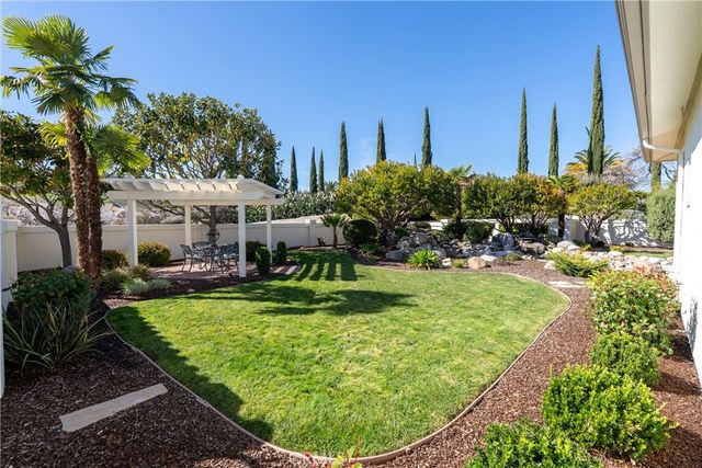 2261 Almond Springs, Paso Robles, CA 93446