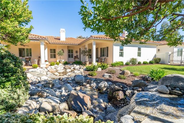 2261 Almond Springs, Paso Robles, CA 93446