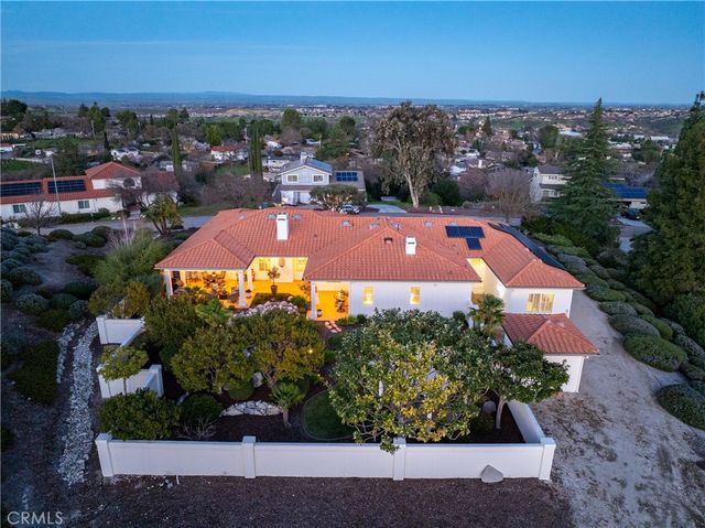 2261 Almond Springs, Paso Robles, CA 93446