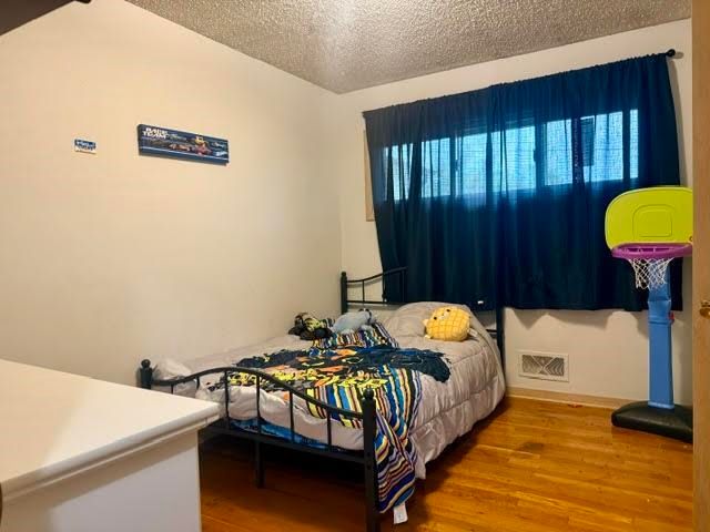 2005 Kenny, Salina, KS 67401