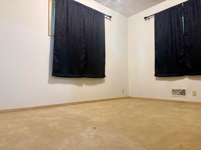 2005 Kenny, Salina, KS 67401