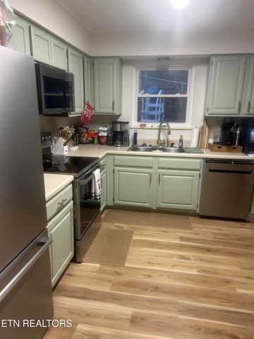 667 Hassler Mill Rd, Harriman, TN 37748