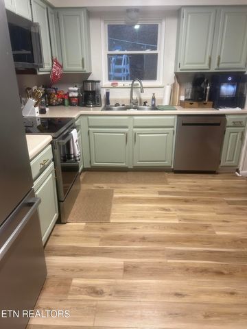 667 Hassler Mill Rd, Harriman, TN 37748