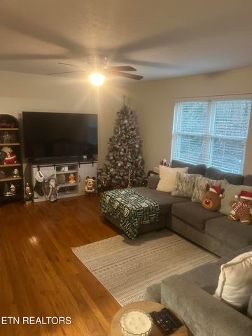 667 Hassler Mill Rd, Harriman, TN 37748