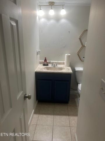 667 Hassler Mill Rd, Harriman, TN 37748