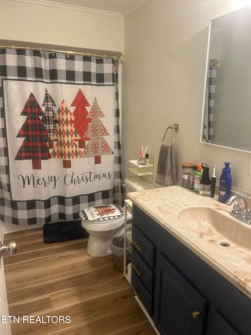 667 Hassler Mill Rd, Harriman, TN 37748