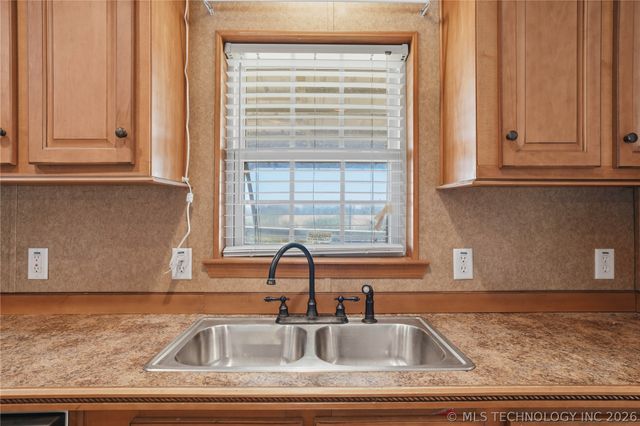 28560 S 75th E, Porum, OK 74455