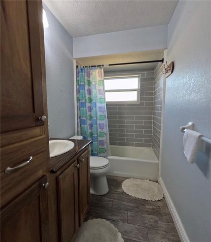 4902 THONOTOSASSA ROAD, Plant City, FL 33565